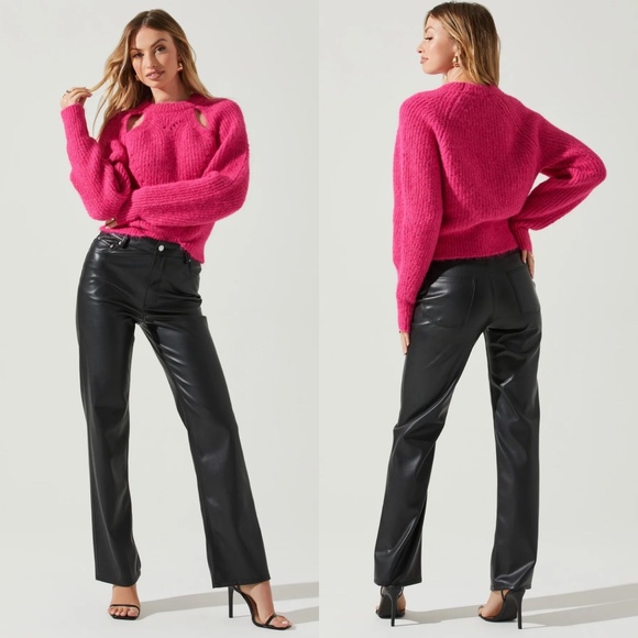 NWT ASTR The Label Kris Cutout Sweater Relaxed Fit Fuzzy Knit Pink - Picture 2 of 2